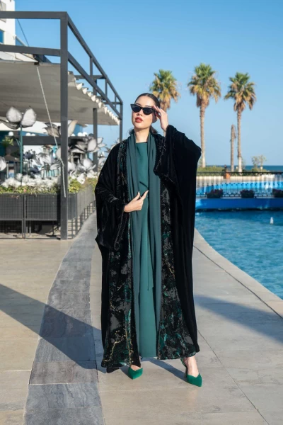 Bisht abaya in silk velvet material with floral velvet material IB271 Black